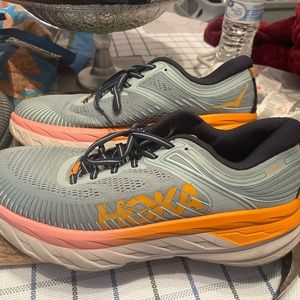 Women’s hoka bondi 7